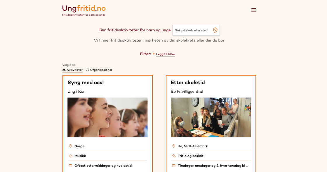 Hender som bruker mobiltelefon