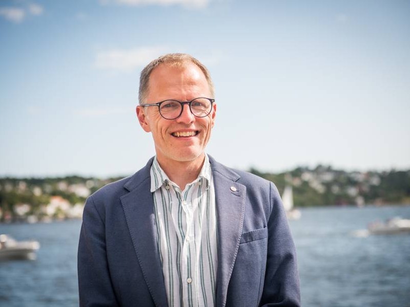 Bilde av Stian Slotterøy Johnsen, Generalsekretær i Frivillighet Norge som smiler